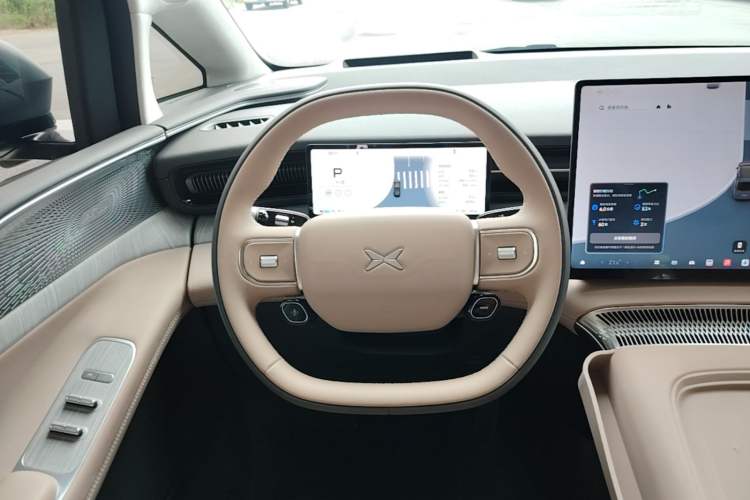 Used XPeng X9 2026 Model—Range-Extended Version 1602 Ultra Steering Wheel