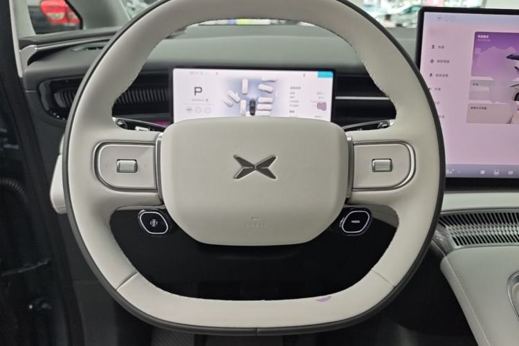 Used XPeng X9 2026 Model—Range-Extended Version 1602 Ultra Steering Wheel