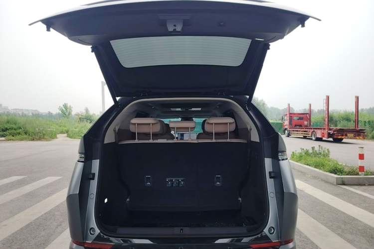 Used XPeng X9 2026 Model—Range-Extended Version 1602 Ultra Trunk