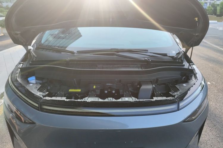 Used XPeng X9 2026 Model—Range-Extended Version 1602 Ultra Engine Bay