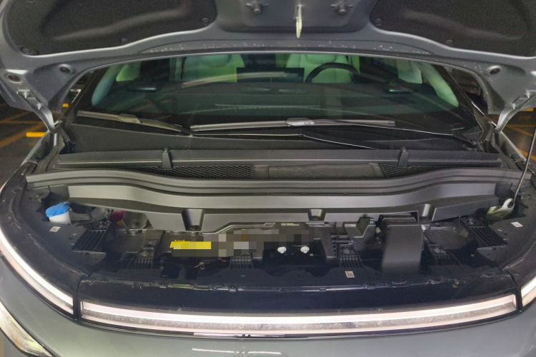 Used XPeng X9 2026 Model—Range-Extended Version 1602 Ultra Engine Bay