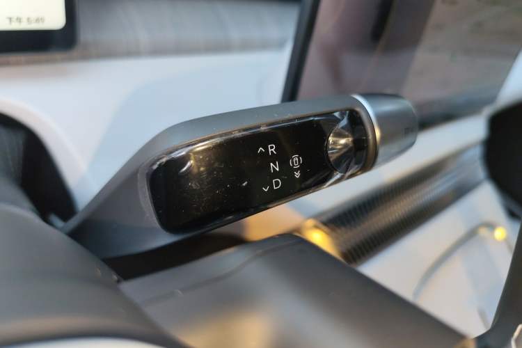 Used XPeng X9 2026 Model—Range-Extended Version 1602 Ultra Gear Lever