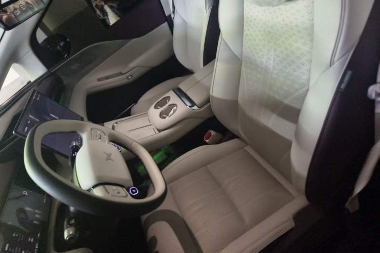 Used XPeng X9 2026 Model—Range-Extended Version 1602 Ultra Left Front Seat