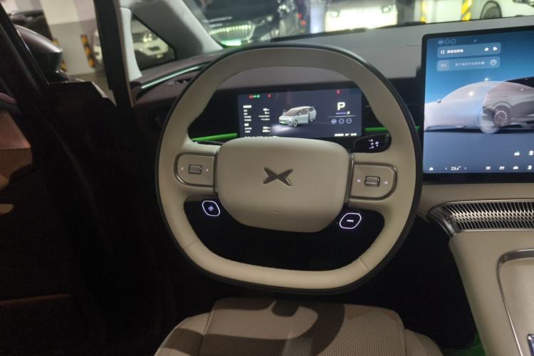 Used XPeng X9 2026 Model—Range-Extended Version 1602 Ultra Steering Wheel