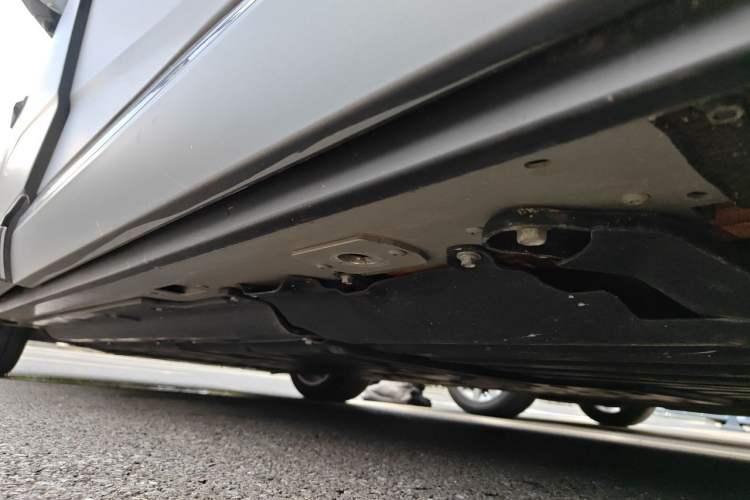 Used XPeng X9 2026 Model—Range-Extended Version 1602 Max Chassis Rear Left