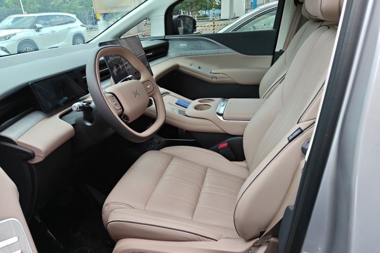 Used XPeng X9 2026 Model—Range-Extended Version 1602 Max Left Front Seat