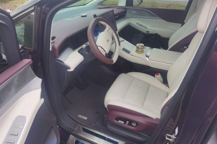 Used XPeng X9 2026 Model Pure Electric 710 Four-Wheel Drive Ultra Driver Seat