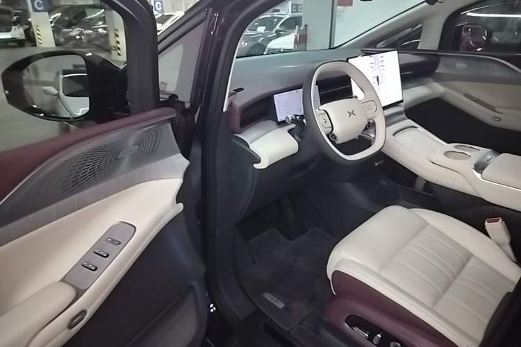 Used XPeng X9 2026 Model Pure Electric 710 Four-Wheel Drive Ultra Driver Seat