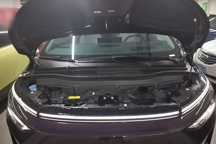 Used XPeng X9 2026 Model Pure Electric 710 Four-Wheel Drive Ultra Engine Bay