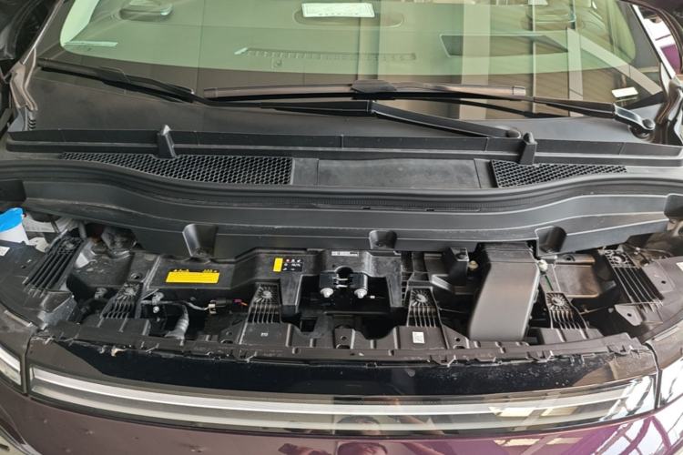 Used XPeng X9 2026 Model—Range-Extended Version 1602 Ultra Engine Bay