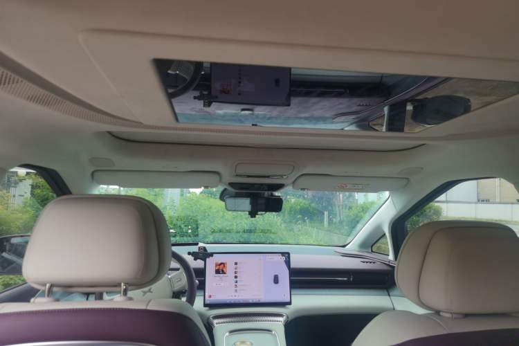 Used XPeng X9 2026 Model Pure Electric 710 Four-Wheel Drive Ultra Headliner