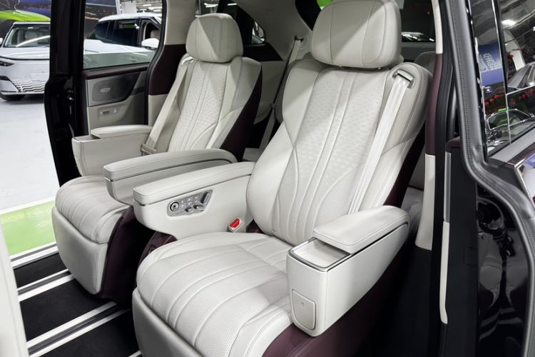 Used XPeng X9 2026 Model—Range-Extended Version 1602 Ultra Interior 3