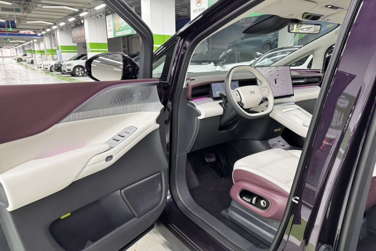 Used XPeng X9 2026 Model—Range-Extended Version 1602 Ultra Interior 6