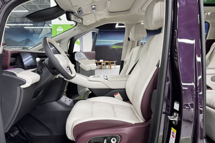 Used XPeng X9 2026 Model—Range-Extended Version 1602 Ultra Interior 7