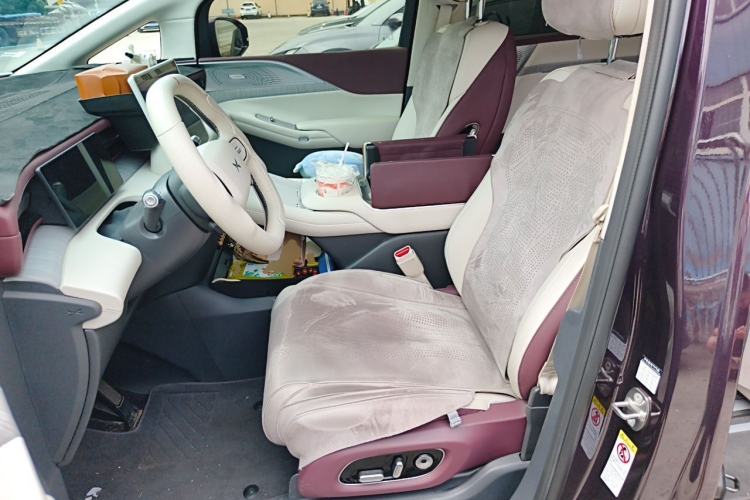 Used XPeng X9 2026 Model—Range-Extended Version 1602 Ultra Left Front Seat