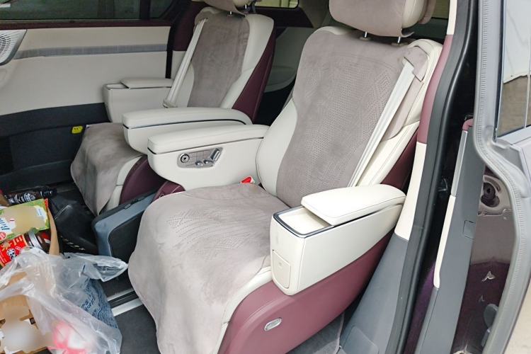 Used XPeng X9 2026 Model—Range-Extended Version 1602 Ultra Left Rear Seat