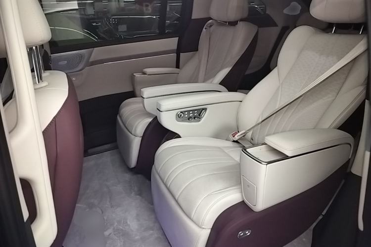 Used XPeng X9 2026 Model Pure Electric 710 Four-Wheel Drive Ultra Left Rear Seat