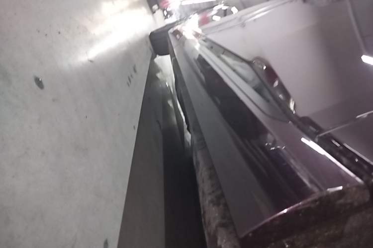 Used XPeng X9 2026 Model Pure Electric 710 Four-Wheel Drive Ultra Left Side Sill