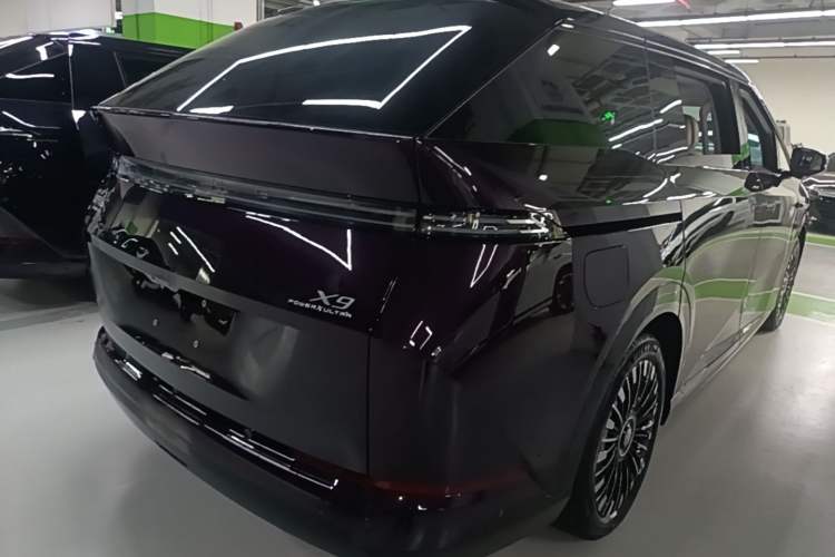 Used XPeng X9 2026 Model—Range-Extended Version 1602 Ultra Rear Right 45 Deg