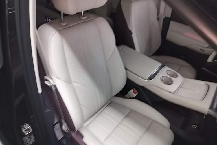 Used XPeng X9 2026 Model Pure Electric 710 Four-Wheel Drive Ultra Right Front Seat