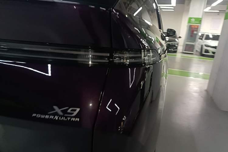 Used XPeng X9 2026 Model—Range-Extended Version 1602 Ultra Right Rear Taillight