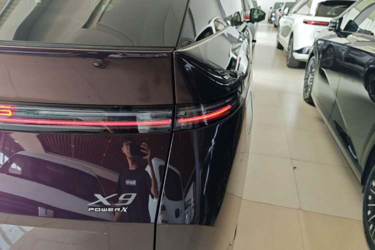 Used XPeng X9 2026 Model—Range-Extended Version 1602 Ultra Right Rear Taillight