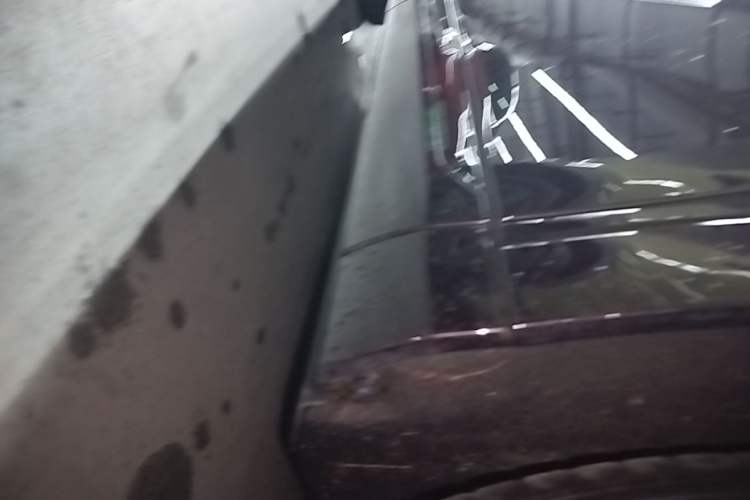 Used XPeng X9 2026 Model Pure Electric 710 Four-Wheel Drive Ultra Right Side Sill