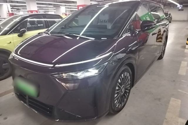 Used XPeng X9 2026 Model Pure Electric 710 Four-Wheel Drive Ultra
