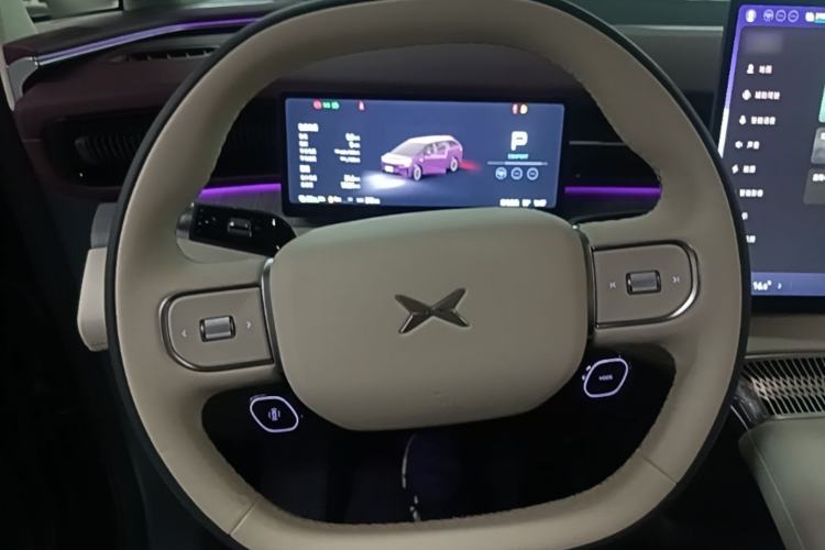 Used XPeng X9 2026 Model—Range-Extended Version 1602 Ultra Steering Wheel