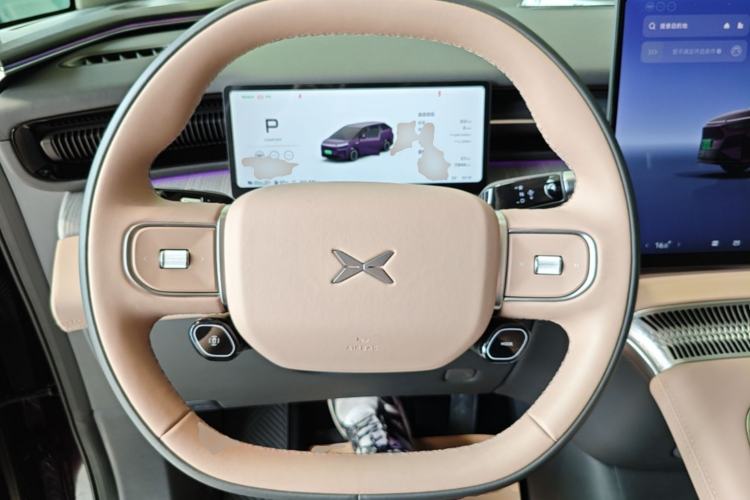 Used XPeng X9 2026 Model—Range-Extended Version 1602 Ultra Steering Wheel