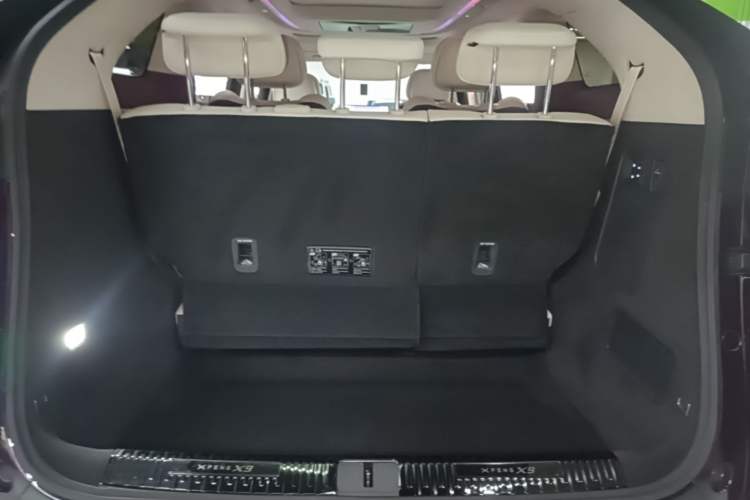 Used XPeng X9 2026 Model—Range-Extended Version 1602 Ultra Trunk