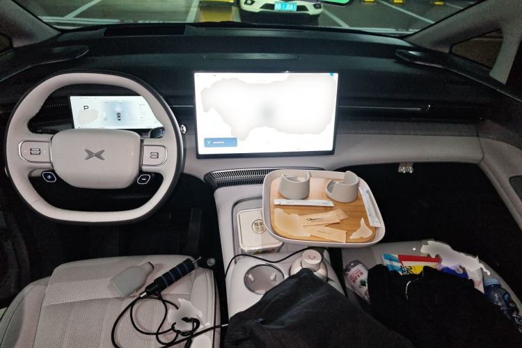 Used XPeng X9 2026 Model—Range-Extended Version 1602 Max Center Console