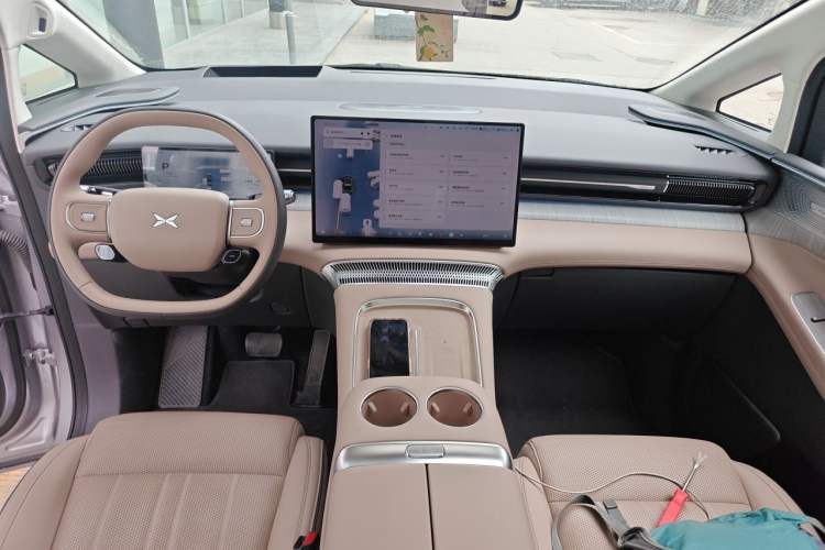 Used XPeng X9 2026 Model—Range-Extended Version 1602 Ultra Center Console