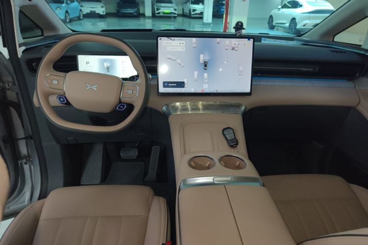 Used XPeng X9 2026 Model—Range-Extended Version 1602 Max Center Console