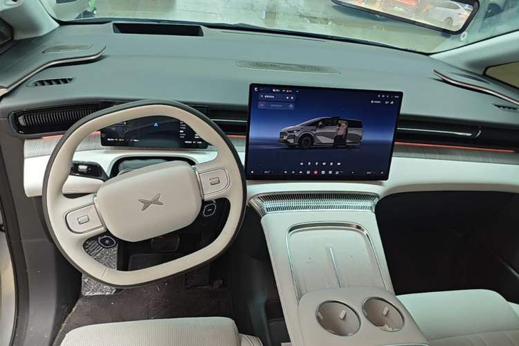 Used XPeng X9 2026 Model—Range-Extended Version 1602 Ultra Center Console