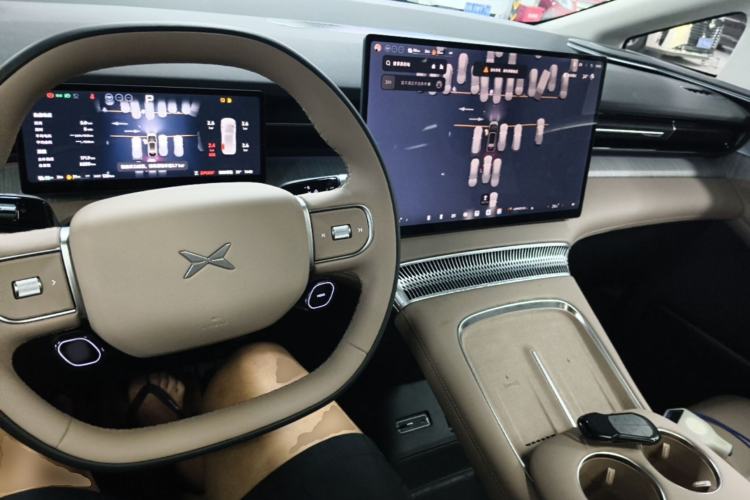 Used XPeng X9 2026 Model—Range-Extended Version 1602 Ultra Center Console