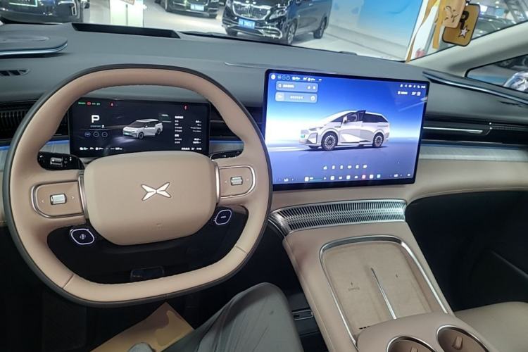 Used XPeng X9 2026 Model—Range-Extended Version 1602 Ultra Center Console