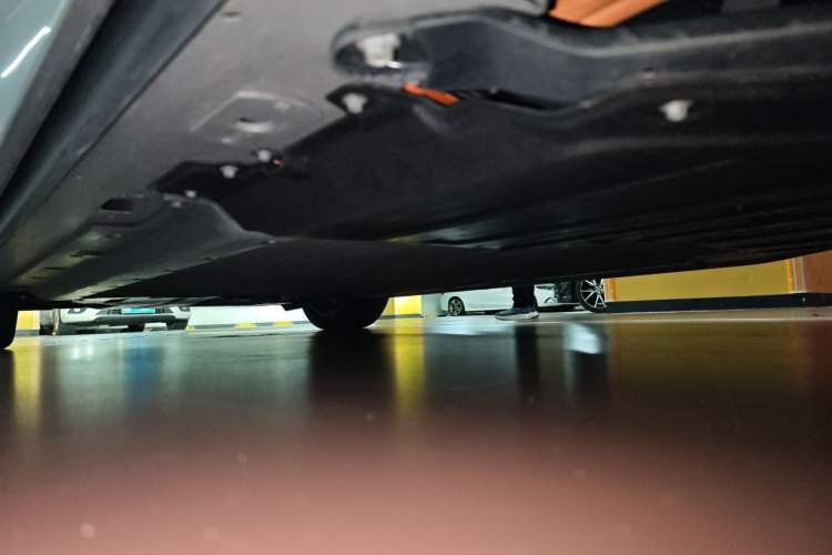 Used XPeng X9 2026 Model—Range-Extended Version 1602 Max Chassis Rear Left