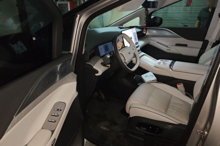 Used XPeng X9 2026 Model—Range-Extended Version 1602 Ultra Driver Seat