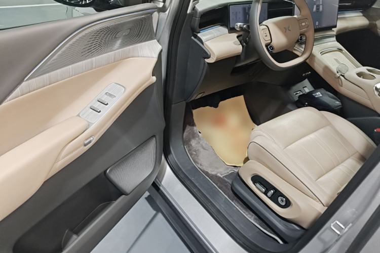 Used XPeng X9 2026 Model—Range-Extended Version 1602 Ultra Driver Seat
