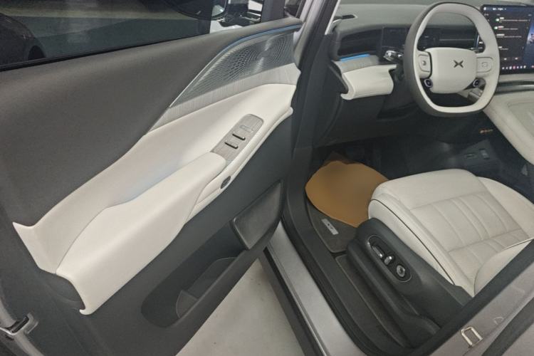 Used XPeng X9 2026 Model—Range-Extended Version 1602 Ultra Driver Seat