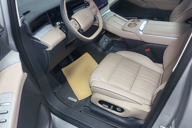 Used XPeng X9 2026 Model—Range-Extended Version 1602 Ultra Driver Seat
