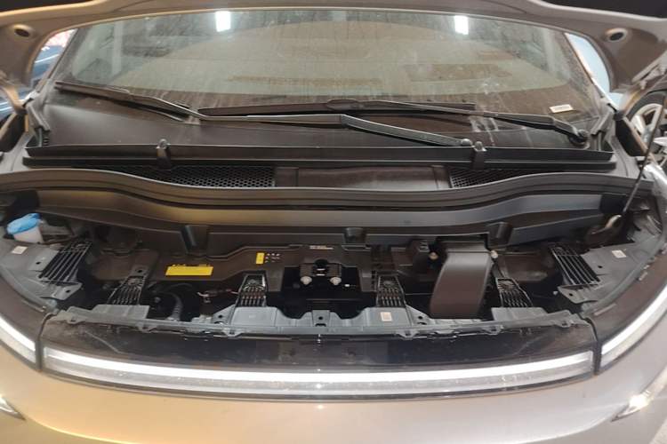 Used XPeng X9 2026 Model—Range-Extended Version 1602 Max Engine Bay