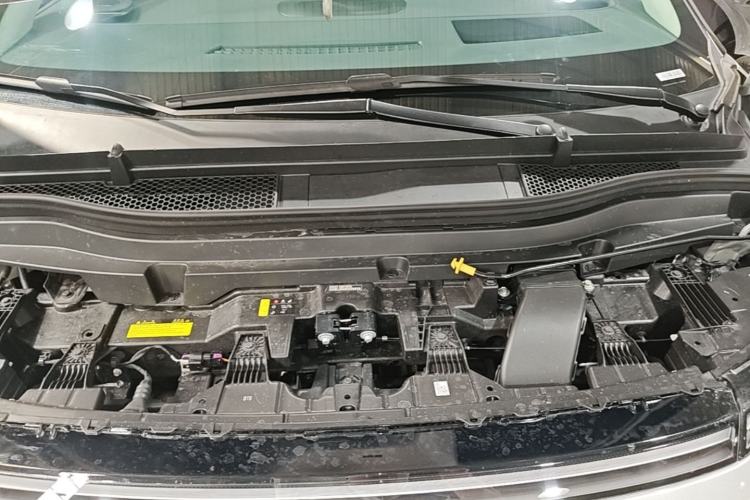 Used XPeng X9 2026 Model—Range-Extended Version 1602 Ultra Engine Bay