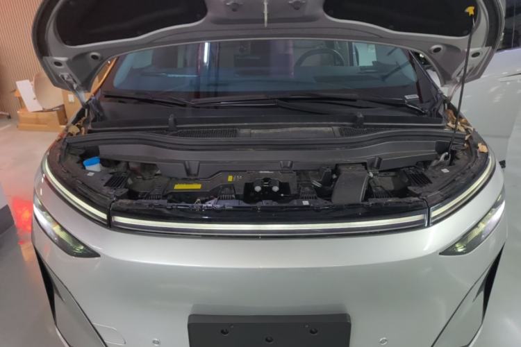 Used XPeng X9 2026 Model—Range-Extended Version 1602 Max Engine Bay