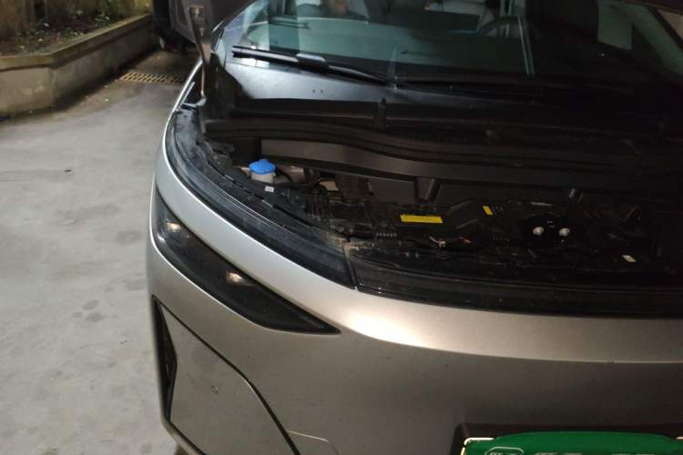Used XPeng X9 2026 Model—Range-Extended Version 1602 Ultra Engine Bay Right