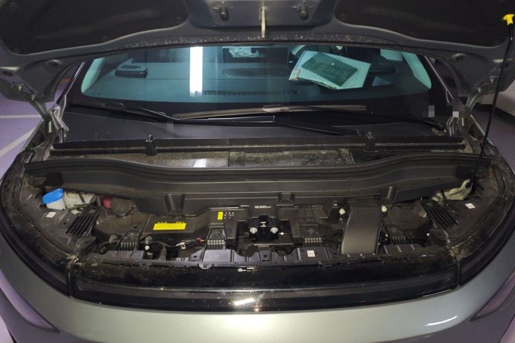 Used XPeng X9 2026 Model—Range-Extended Version 1602 Ultra Engine Bay