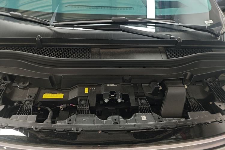 Used XPeng X9 2026 Model—Range-Extended Version 1602 Ultra Engine Bay