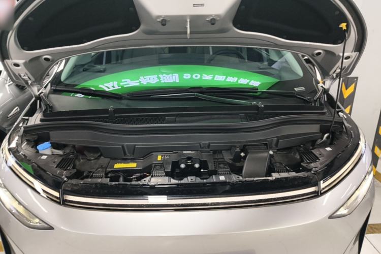 Used XPeng X9 2026 Model—Range-Extended Version 1602 Ultra Engine Bay