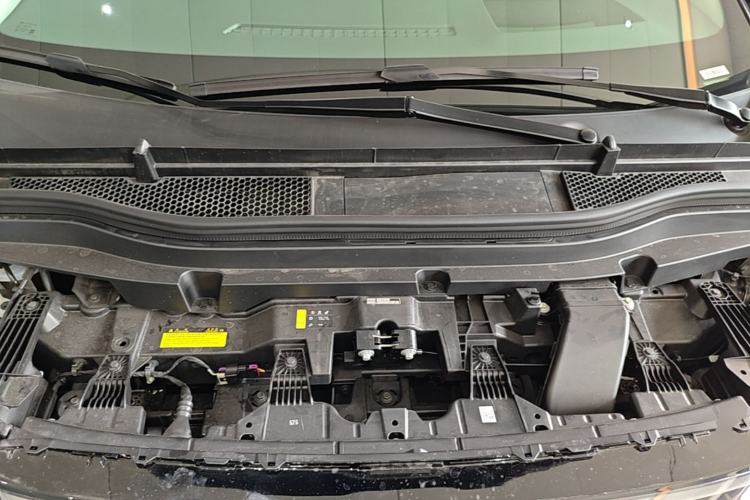 Used XPeng X9 2026 Model—Range-Extended Version 1602 Ultra Engine Bay